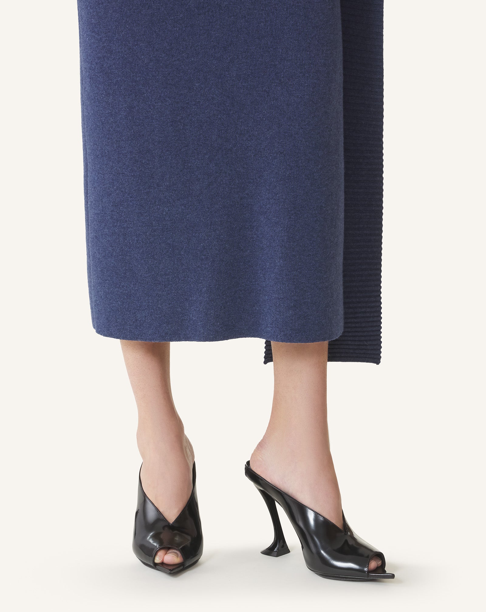 MIDNIGHT STEP MULE IN PATENT LEATHER - Image 6