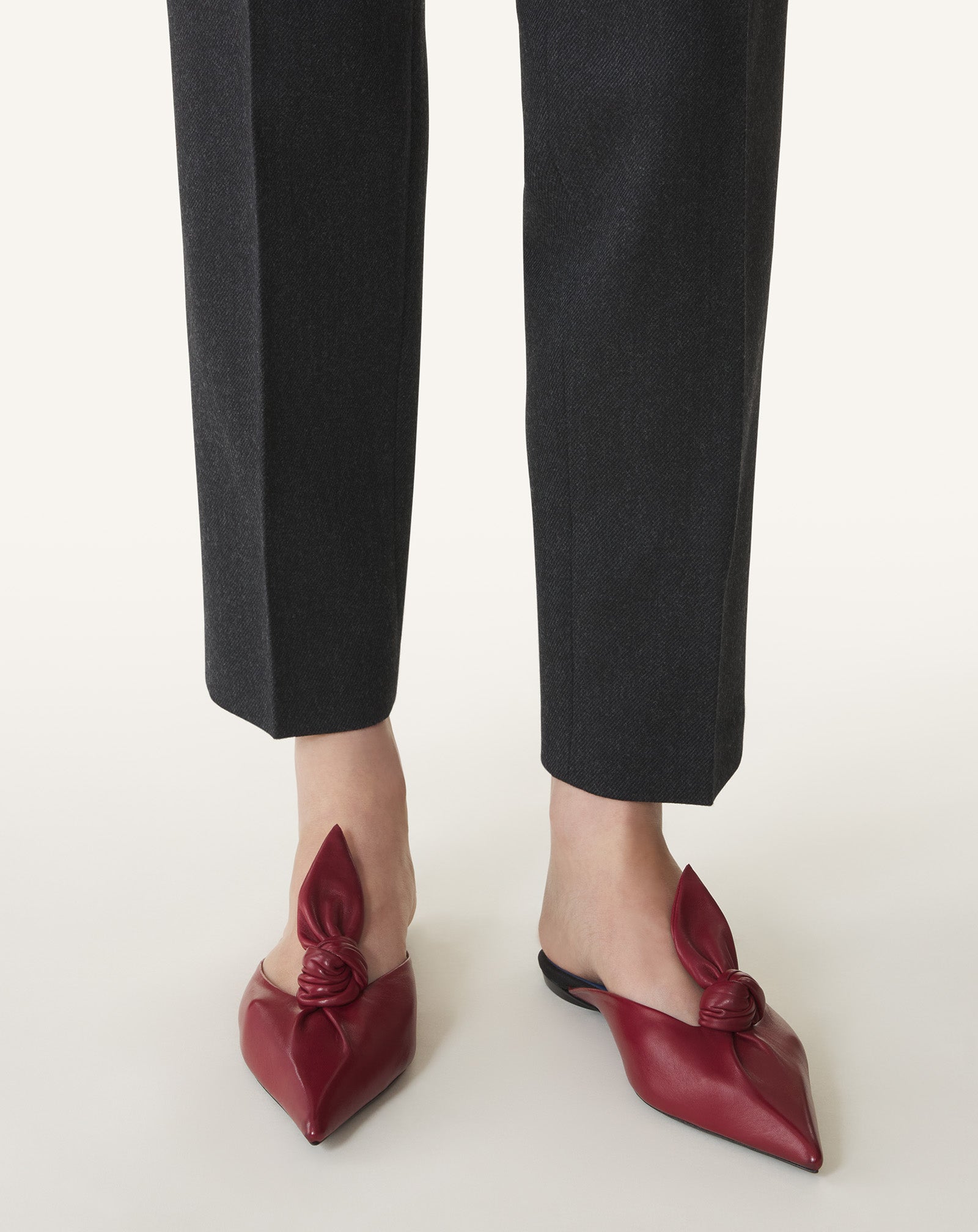 MIDNIGHT STEP LEATHER BOW MULE - Image 6