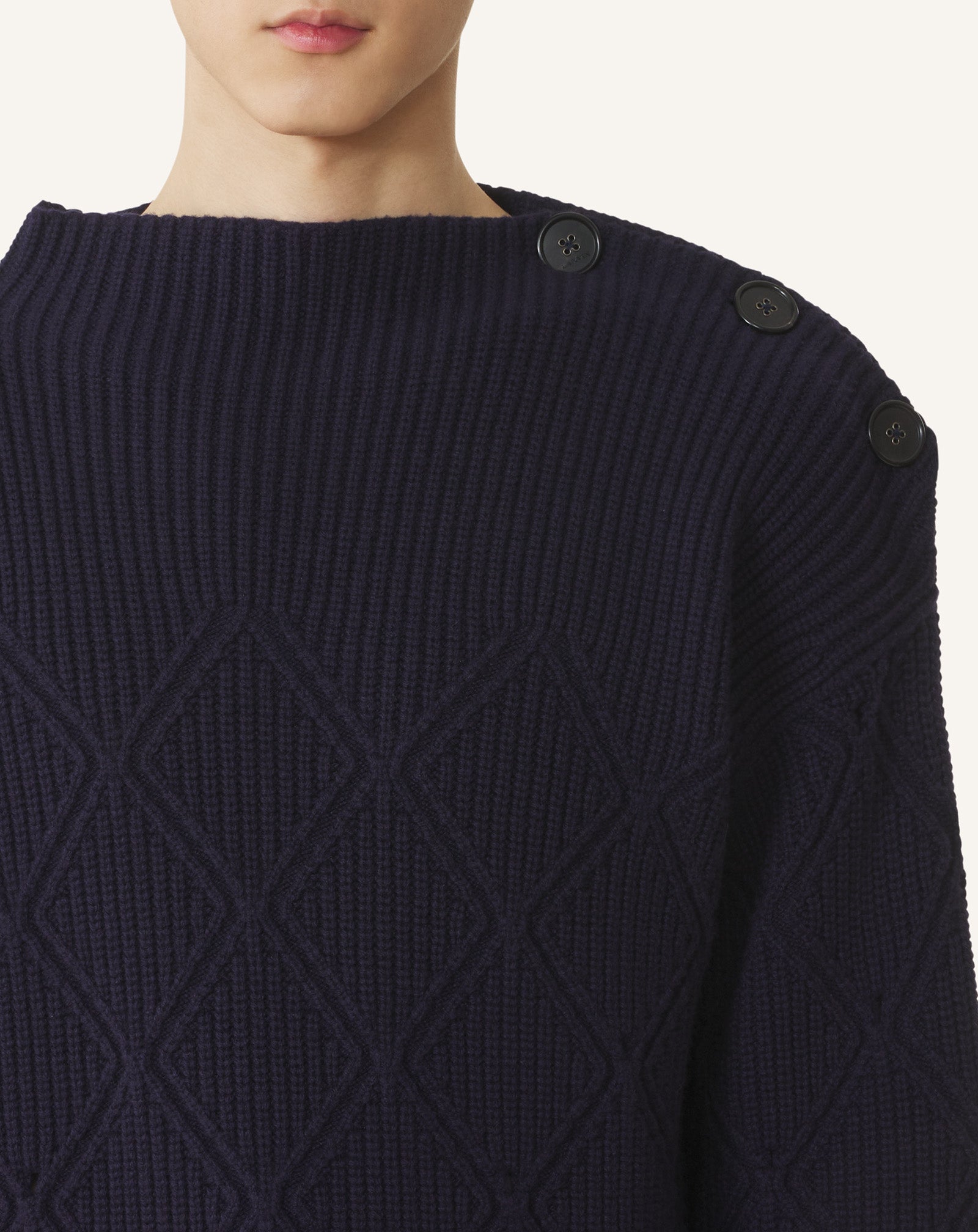 WOOL SWEATER WITH DIAMOND DETAIL - Image 5