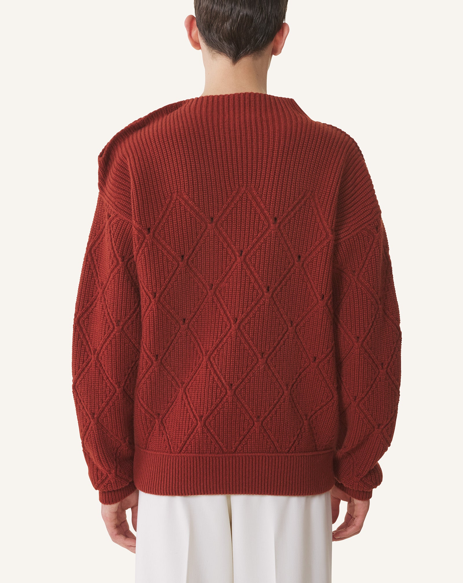 WOOL SWEATER WITH DIAMOND DETAIL - Image 4